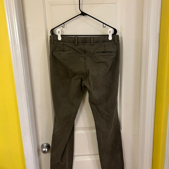 GAP Skinny Khakis 34 x 34, Olive Green - Picture 2 of 6